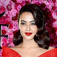 Surveen Chawla Naken