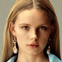 Tara Halliwell Naken