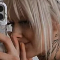 urinternetgirlfrienddd Naken