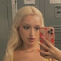 Valentine Jade Naken
