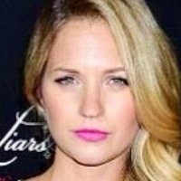 Vanessa Ray Naken