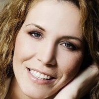 Viktoria Gyulai Naken