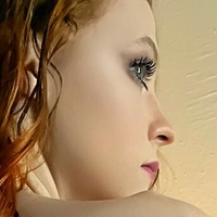 Violet Skye Naken