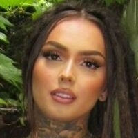 Zhavia Naken