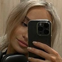 Zuzana Kardos Naken